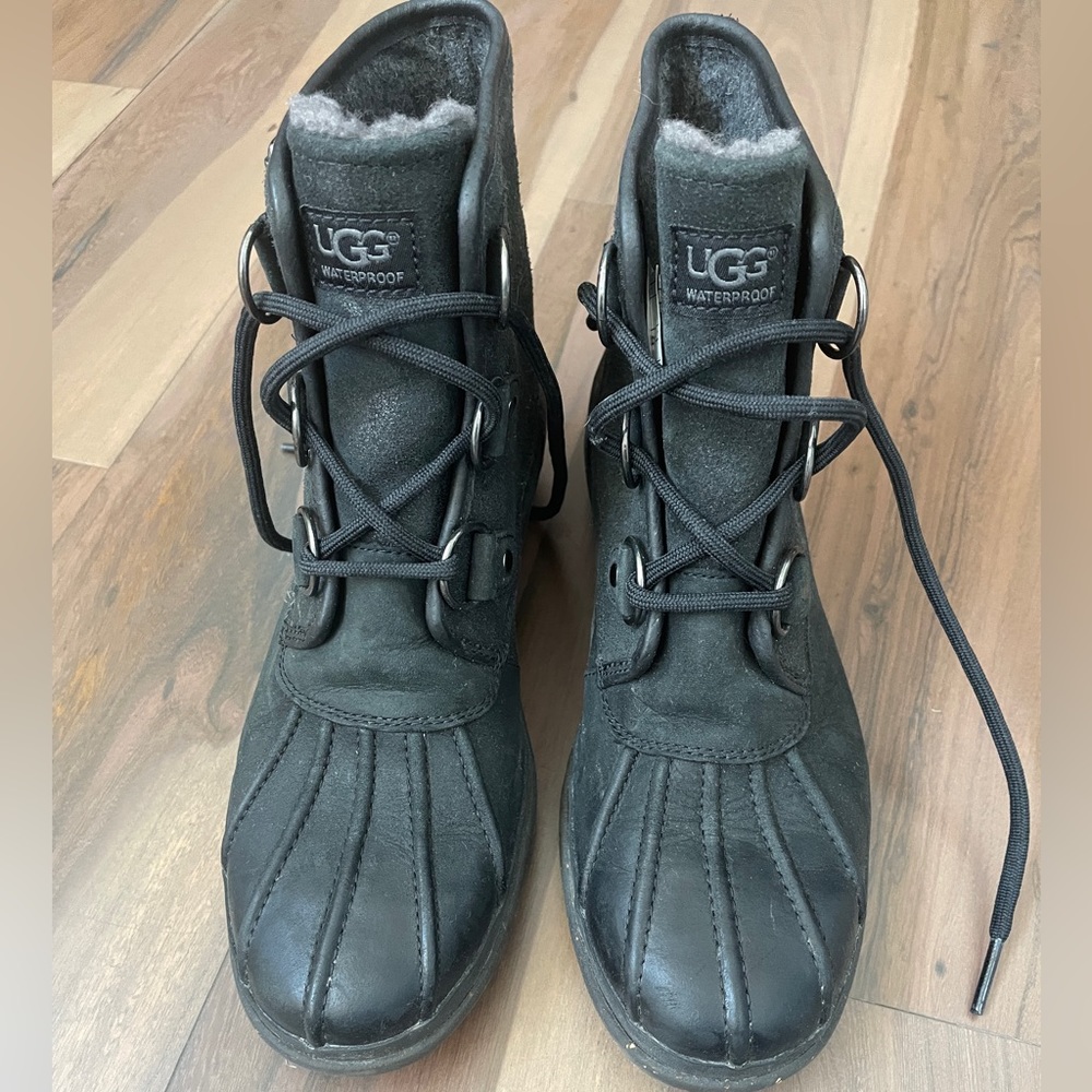 UGG Kesey Waterproof Boot size 6.5